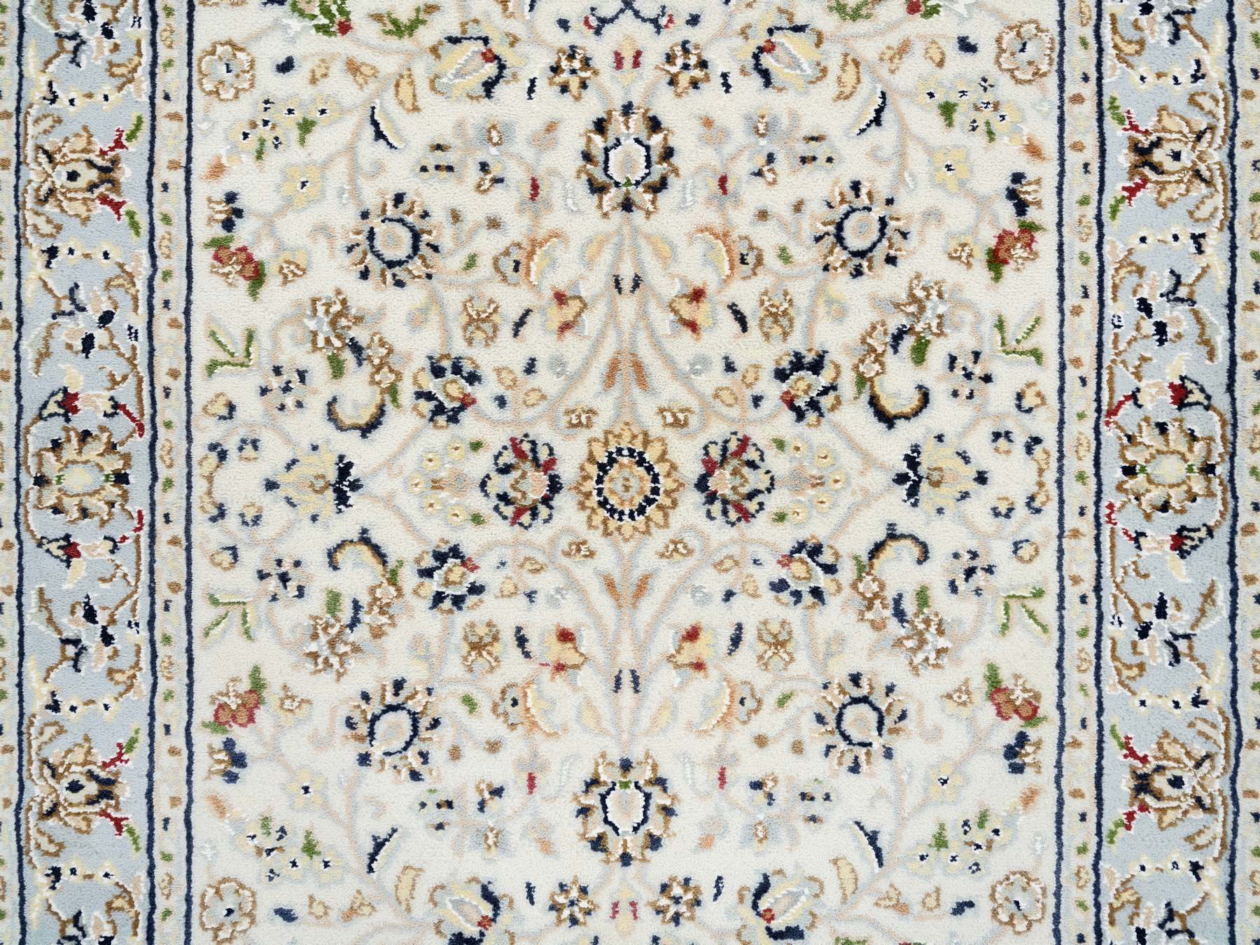 Traditional Rugs LUV582660